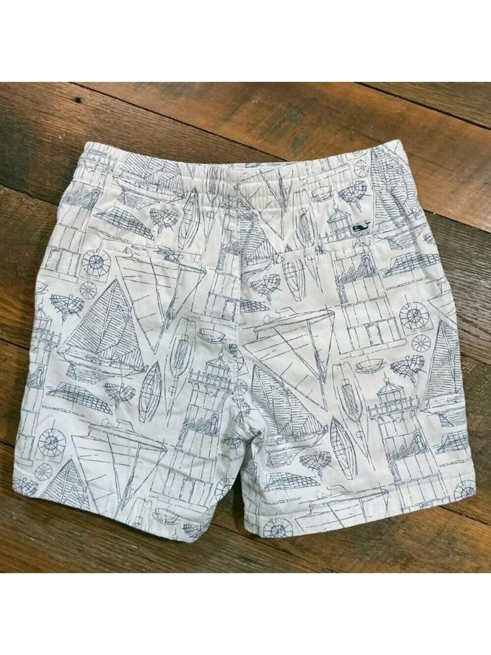 Vineyard Vines Boy’s Breaker Style Shorts Size 14 White and Navy